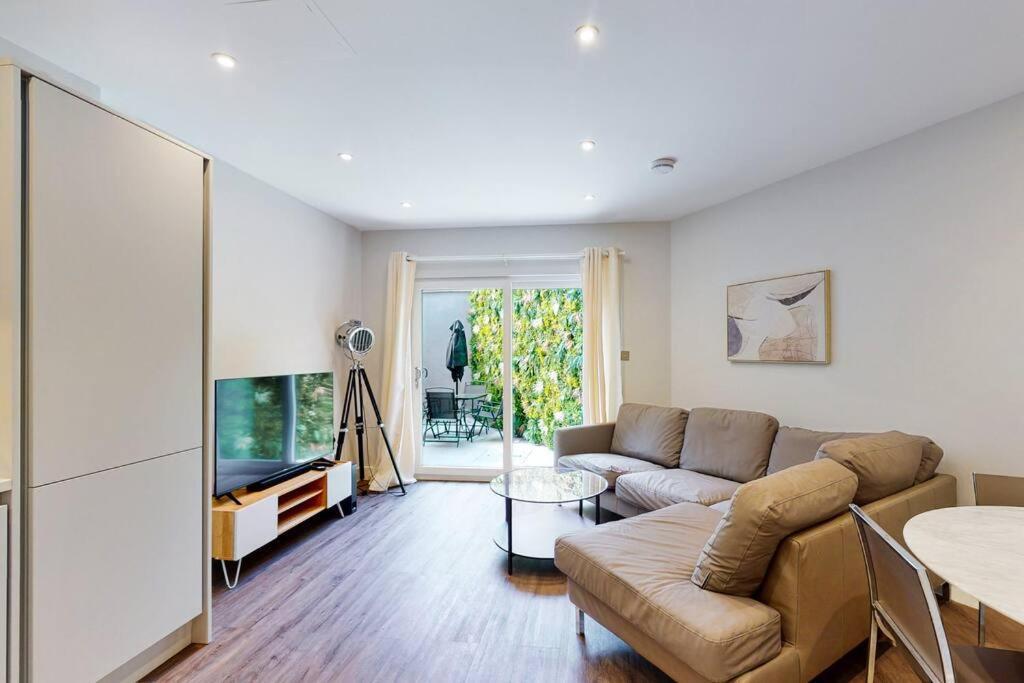 Elegant 2Bed Flat 10Min To Wimbledon Tennis Courts Λονδίνο Εξωτερικό φωτογραφία