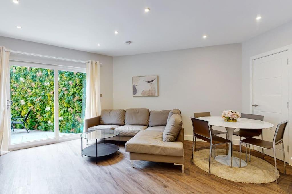 Elegant 2Bed Flat 10Min To Wimbledon Tennis Courts Λονδίνο Εξωτερικό φωτογραφία