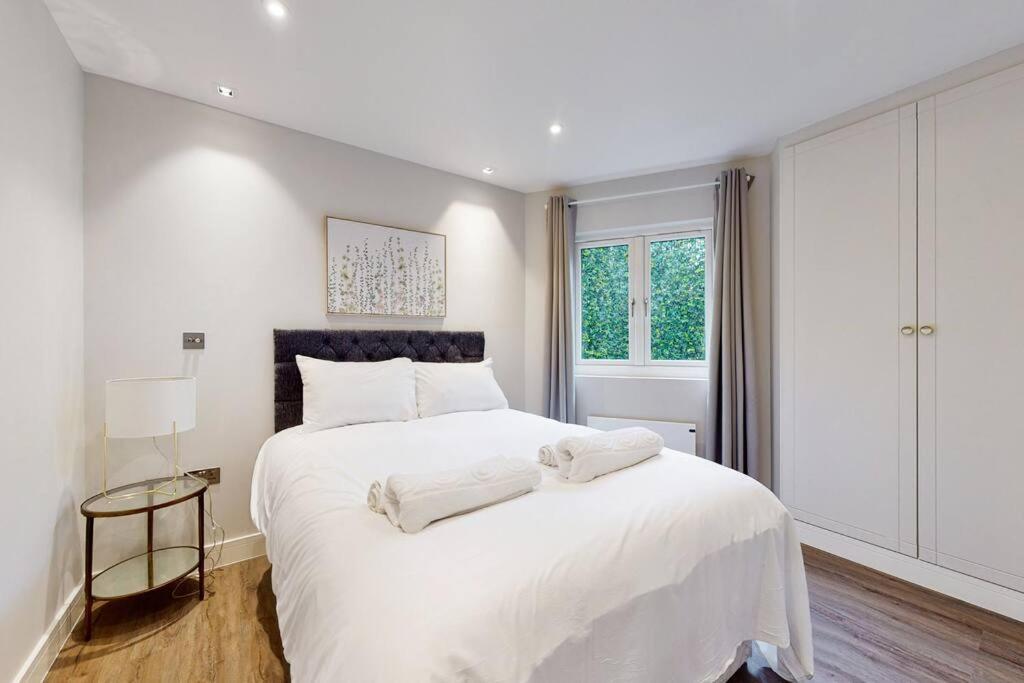 Elegant 2Bed Flat 10Min To Wimbledon Tennis Courts Λονδίνο Εξωτερικό φωτογραφία