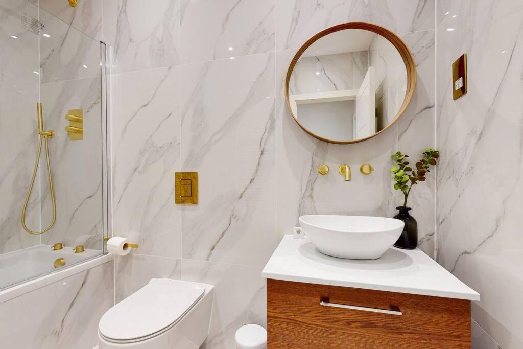 Elegant 2Bed Flat 10Min To Wimbledon Tennis Courts Λονδίνο Εξωτερικό φωτογραφία